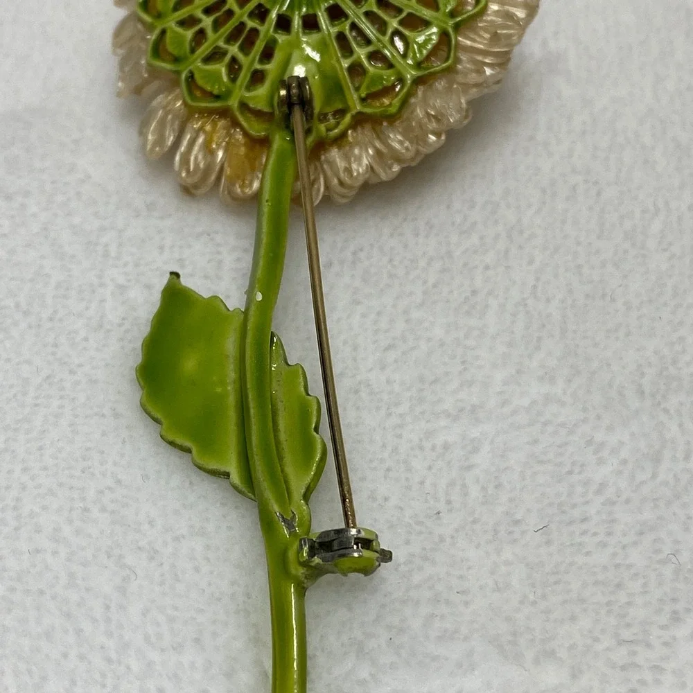 Vintage Chrysanthemum Flower Brooch Pin Enamel Green Leaf‎ Stem